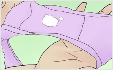 Hết sức lưu ý hiện tượng khí hư làm khô cứng quần lót